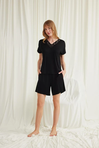 Kısa Kollu Dantelli V Yaka Şort Takımı - 2