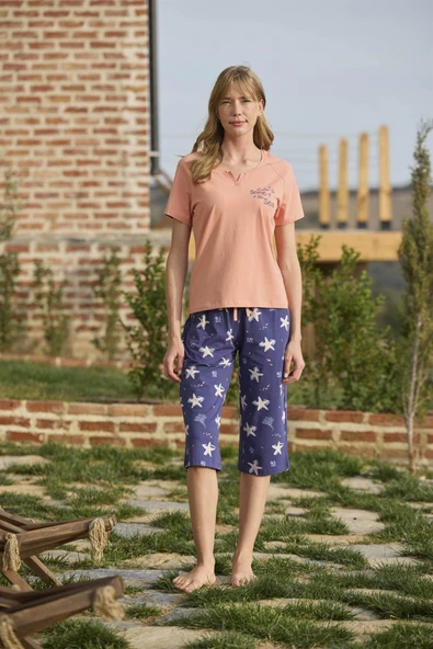 Deniz Yıldızı Desenli ve Baskılı Önü Düğmeli "Listen the Song of the Sea" Kapri Takımı ürün görseli