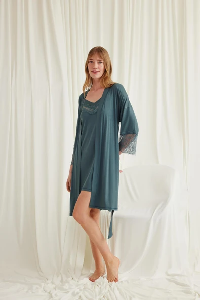 Dekolteli Yakası ve Kolu Dantelli Sabahlık Takımı - Resim 2