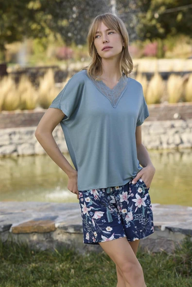 Çiçek ve Yaprak Desenli Dantelli Şort Takımı - 4