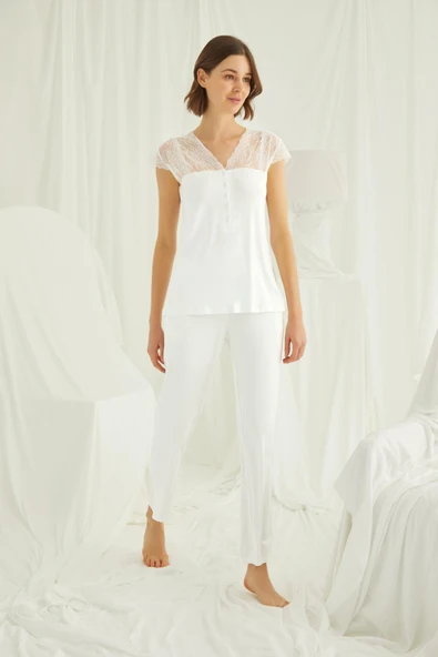 Yakası Kolu ve Omzu Dantelli Önü Düğmeli Pijama Takımı - Resim 2