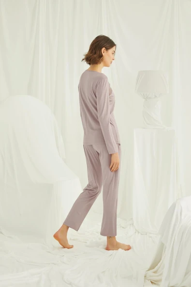 Yakası Kolu ve Omzu Dantelli Boydan Düğmeli Pijama Takımı - 5