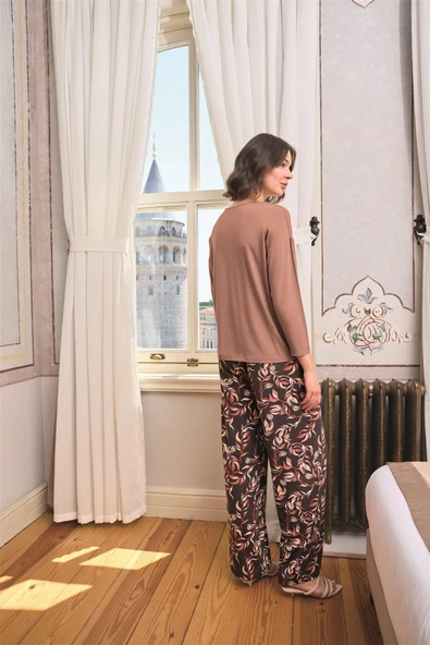 Yaprak Desenli Dantelli V Yaka Pijama Takımı - Resim 8