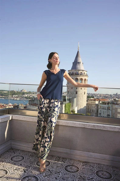 Yaprak Desenli ve Dantelli 3'lü Pijama Takımı - 5