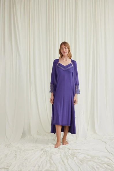 Dekolteli Yakası ve Kolu Dantelli Sabahlık Takımı ürün görseli