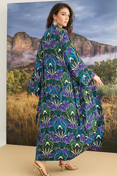 Çiçek Desenli Dantelli ve Dekolteli Saten Sabahlık Takımı - 5