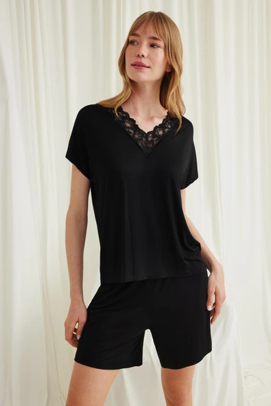 Kısa Kollu Dantelli V Yaka Şort Takımı - 5