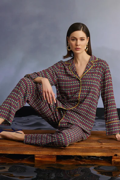 Etnik Desenli Gömlek Yakalı Önü Boydan Düğmeli Pijama Takımı - 4