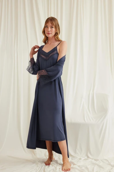 Dekolteli Yakası ve Kolu Dantelli Sabahlık Takımı - Resim 2