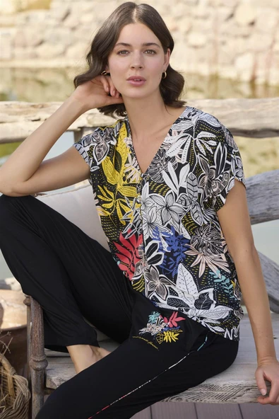 Yaprak Desenli ve Baskılı Önü Düğmeli Pijama Takımı - 6