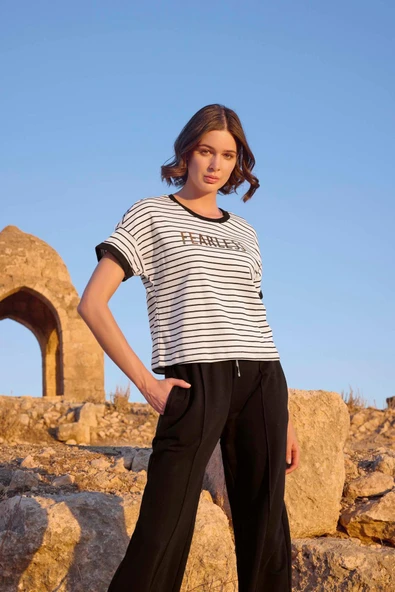 Çizgi Desenli "Fearless" Pijama Takımı - 5