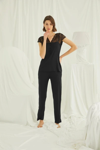 Yakası ve Omzu Dantelli Önü Düğmeli Pijama Takımı - 2