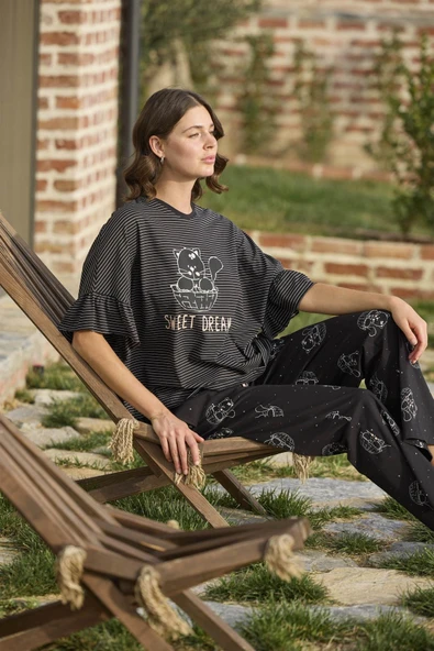 Çizgi ve Kedi Desenli ve Basklılı "Sweet Dreams" Pijama Takımı - Resim 5