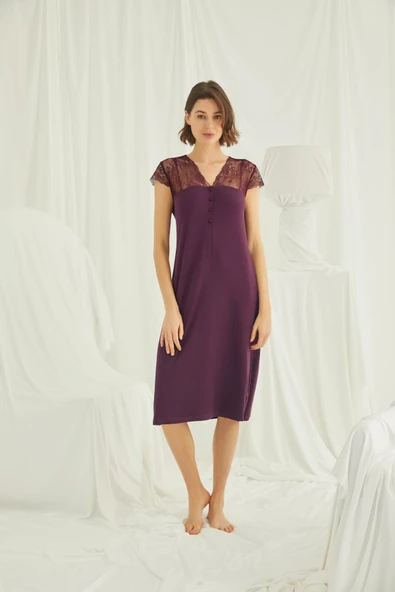 Kolu Omzu ve Yakası Dantelli Önü Düğmeli Büyük Beden Gecelik ürün görseli