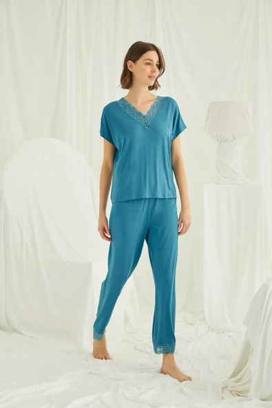 Kısa Kollu V Yakalı Dantelli Pijama Takımı ürün görseli