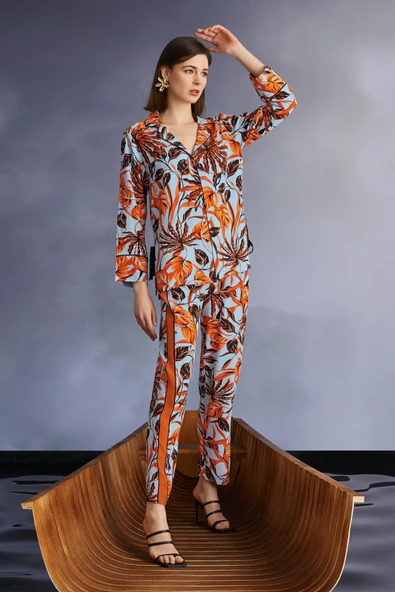 Yaprak Desenli Gömlek Yakalı Boydan Düğmeli Pijama Takımı ürün görseli