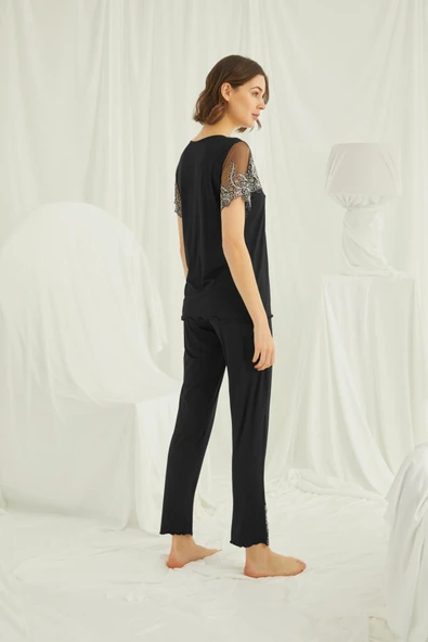 Yakası Detaylı Brode Dantelli Pijama Takımı - 5