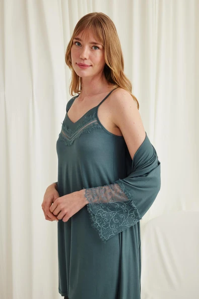 Dekolteli Yakası ve Kolu Dantelli Sabahlık Takımı - Resim 5