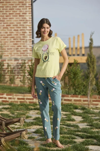 Desenli ve Baskılı "Yoga Sport" Pijama Takımı