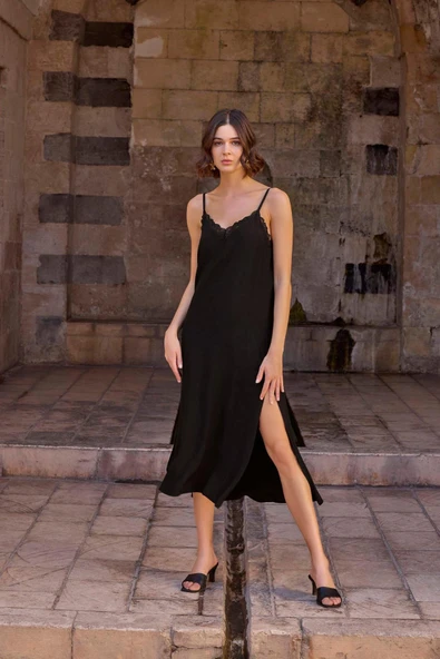 Dantelli Dekolteli ve Yırtmaçlı Sabahlık Takımı - 2