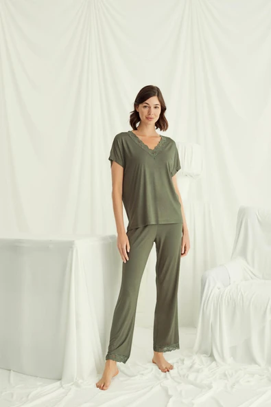 Kısa Kollu V Yakalı Dantelli Pijama Takımı - 2