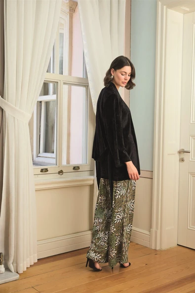 Çiçek Yaprak ve Etnik Desenli Dantelli 3'lü Pijama Takımı - Resim 5