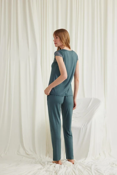 Yakası Kolu ve Omzu Dantelli Önü Düğmeli Pijama Takımı - 6