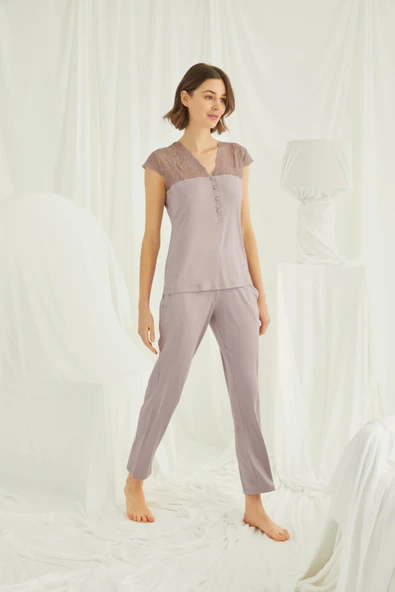 Yakası Kolu ve Omzu Dantelli Önü Düğmeli Pijama Takımı - 2