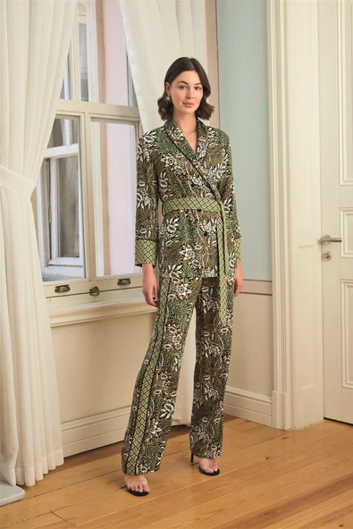 Çiçek Yaprak ve Etnik Desenli Pijama Takımı - Resim 2