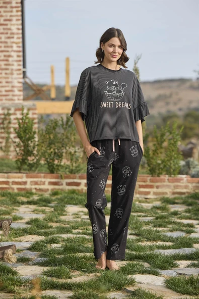 Çizgi ve Kedi Desenli ve Basklılı "Sweet Dreams" Pijama Takımı - Resim 2