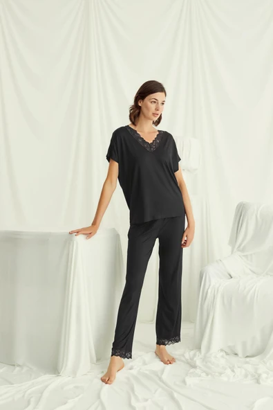 Kısa Kollu V Yakalı Dantelli Pijama Takımı - 2