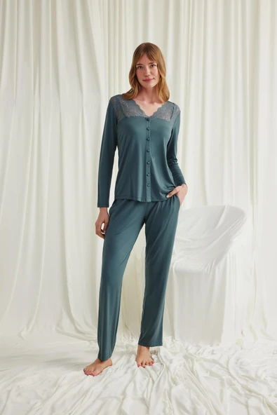 Yakası Omzu ve Paçası Dantelli Boydan Düğmeli Pijama Takımı - 5