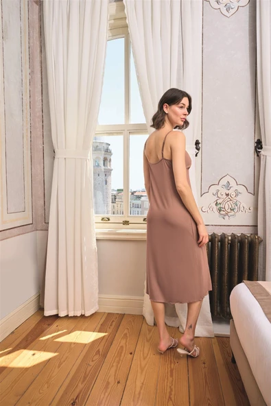 Yaprak Desenli Yırtmaçlı Dantelli ve Dekolteli Sabahlık Takımı - Resim 8