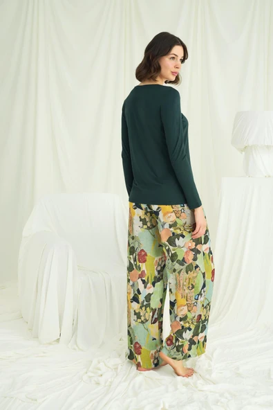 Çiçek ve Yaprak Desenli Pijama Takımı - 5