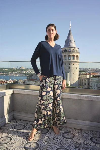 Yaprak Desenli Uzun Kollu V Yaka Pijama Takımı - 2