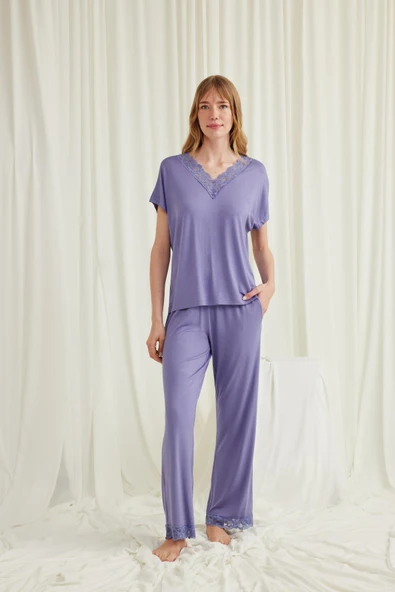 Kısa Kollu V Yakalı Dantelli Pijama Takımı ürün görseli