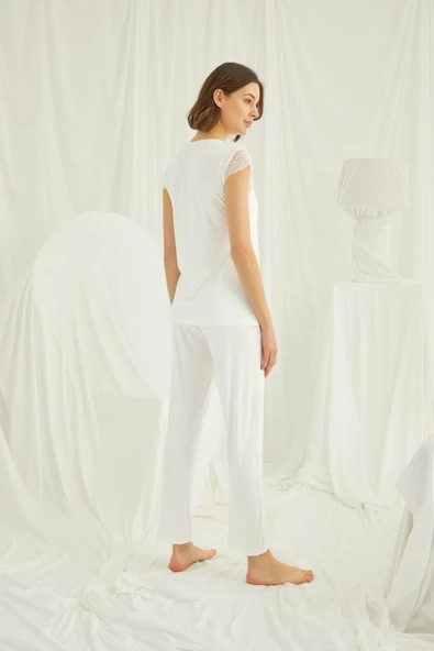 Yakası Kolu ve Omzu Dantelli Önü Düğmeli Pijama Takımı - Resim 5