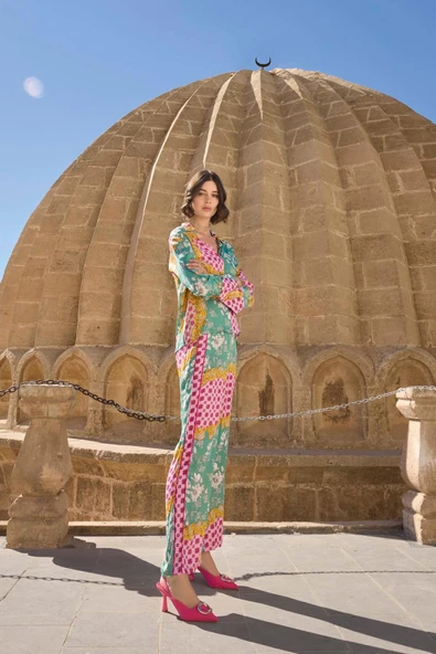 Çiçek ve Yaprak Desenli Saten Pijama Takımı - 6