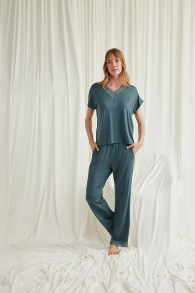 Kısa Kollu V Yakalı Dantelli Pijama Takımı - Resim 2