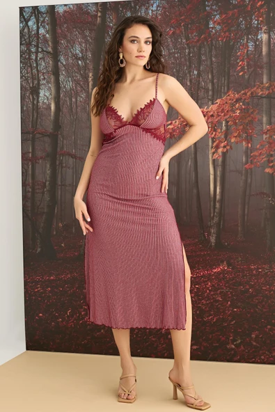 Dantelli ve Dekolteli Kadife Sabahlık Takımı - 6