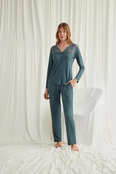 Yakası Omzu ve Paçası Dantelli Boydan Düğmeli Pijama Takımı - 4