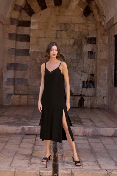 Dantelli Dekolteli ve Yırtmaçlı Sabahlık Takımı - 8