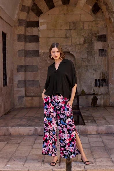 Çiçek Desenli Yırtmaç Detaylı Alt Üst Takım - Resim 2