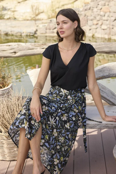 Çiçek ve Yaprak Desenli Etek Takımı - Resim 7