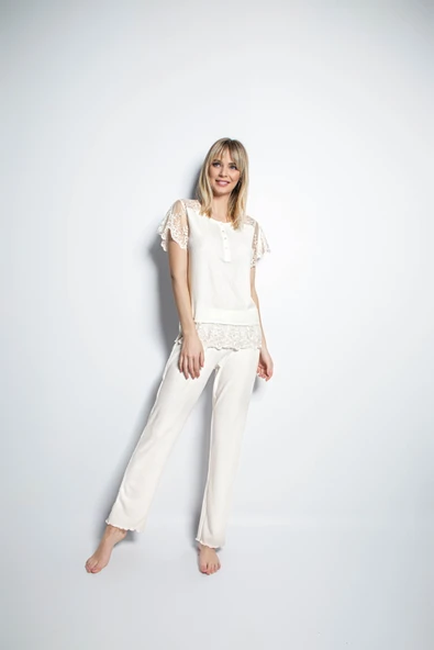 Önü Düğmeli Brode Dantelli Büyük Beden Pijama Takımı ürün görseli