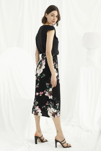 Çiçek ve Yaprak Desenli Saten Etek Takımı - Resim 5