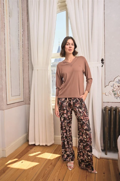 Yaprak Desenli Dantelli V Yaka Büyük Beden Pijama Takımı - 1