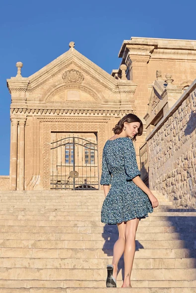 Çiçek Desenli Truvakar Kollu Elbise - Resim 5