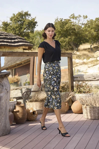 Çiçek ve Yaprak Desenli Etek Takımı - Resim 4