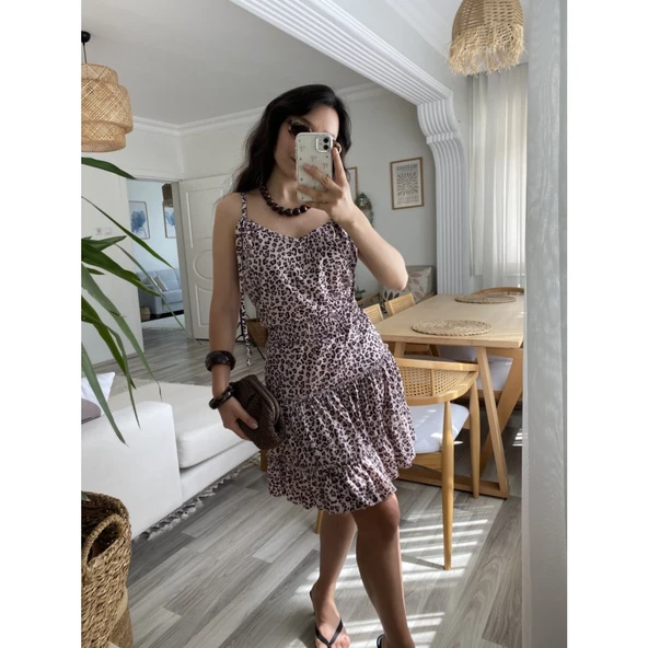 Lucky Life Kadın Askılı V Yaka Beli Pileli Leopar Desen Eteği Fırfırlı Süprem Elbise